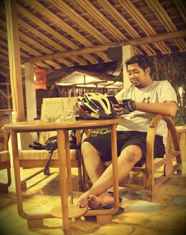 aagoest's profile picture. modal buat berkarya itu kemauan dan mimpi...slama punya kemauan dan mimpi pasti ada jalan...
SMP 9 Yk - SMK N 2 Yk- UNY