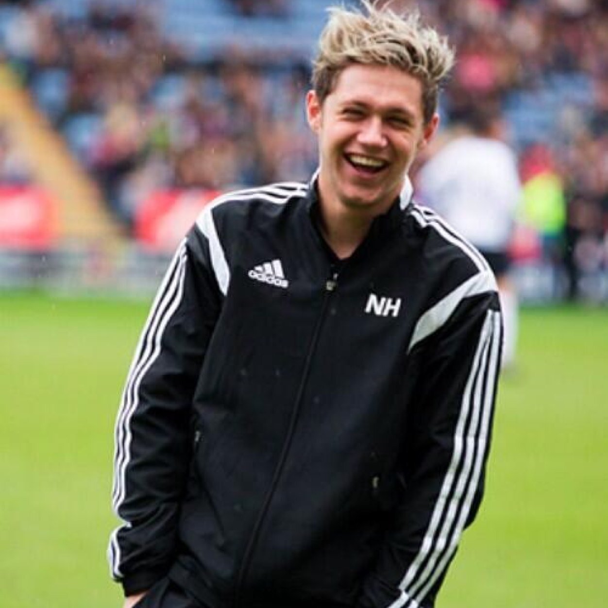 Saved acc. Free follow now please Follow @horanftdeyes instead... If you want me to follow you back there, ask