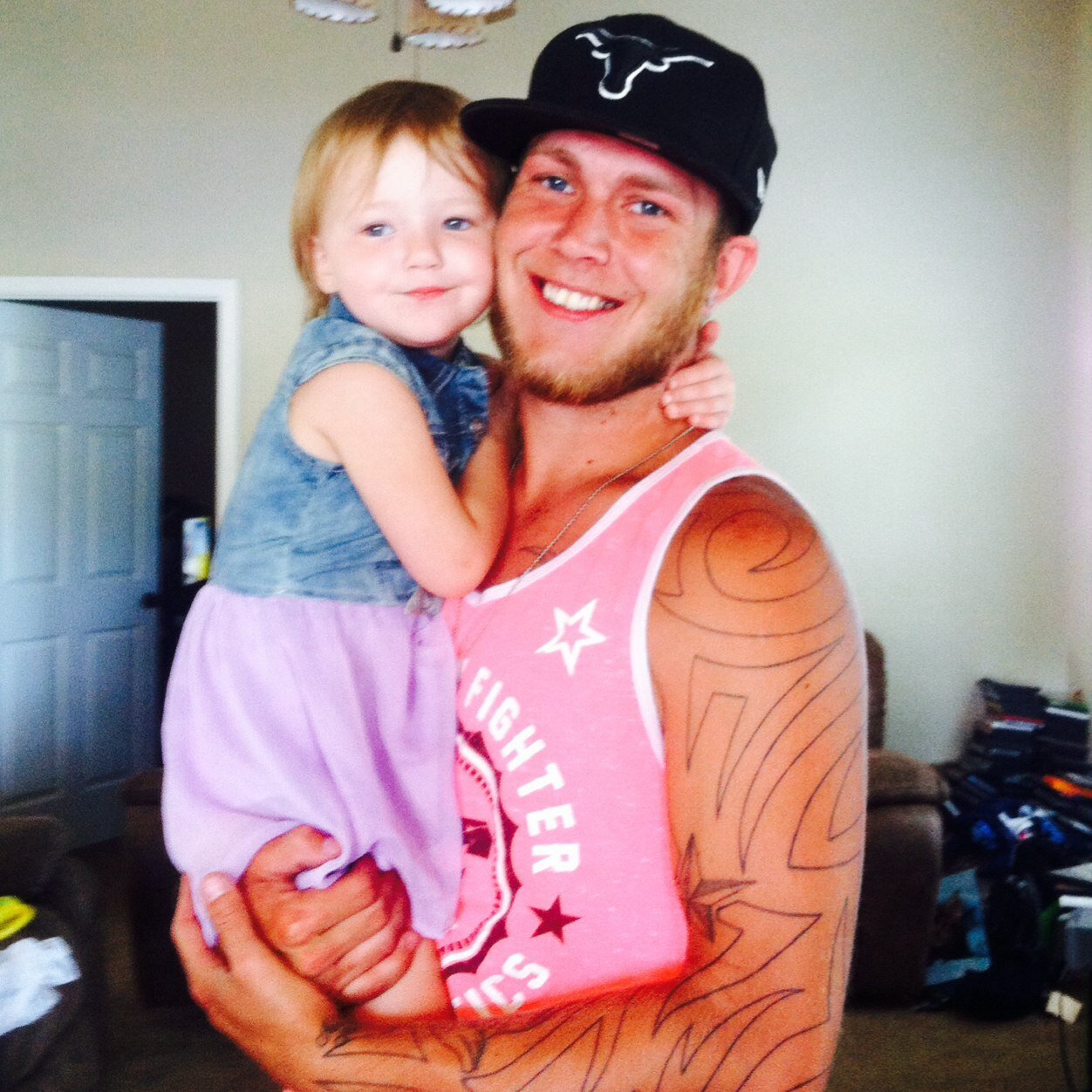 Family man living it to the fullest, i have a beautiful daughter that has my heart and a beautiful wife i cant get enough of! Follow me!