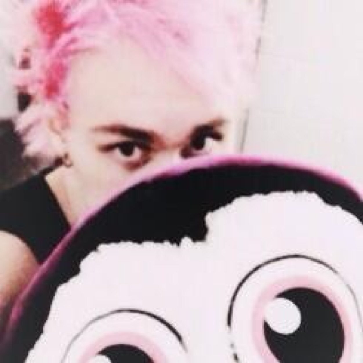 follow @ughxirwin since she gave you this free follow ☻