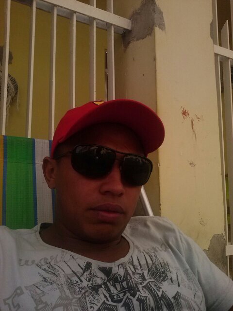 eae sou o que sou e não o que quem que que eu seija o que eu não sou isso e pra quem acha que mim conhece e tira