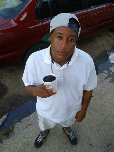 Yo No Tengo Amigo Yo Tengo Hermano QK Muero Por Ellos// //Confio En Tantas Personas QK La Cuento Con Una Sola Mano && Me Sobran Dedos// // #RAP && #GRAFFITIS ♥.