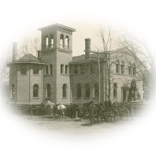 Official Twitter account of the 1903 Route 66 Courthouse in Waynesville, MO. Powered by Pulaski County Museum & Historical Society. #Route66Courthouse