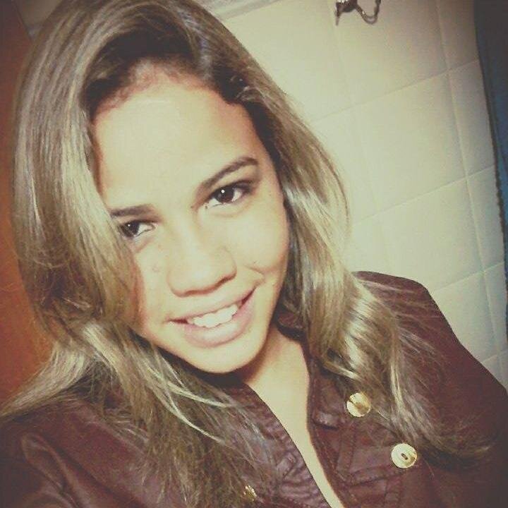 Eu não ligo para o que as pessoas pensam sobre mim, porque minha personalidade não é feita de opiniões e sim, de fatos..