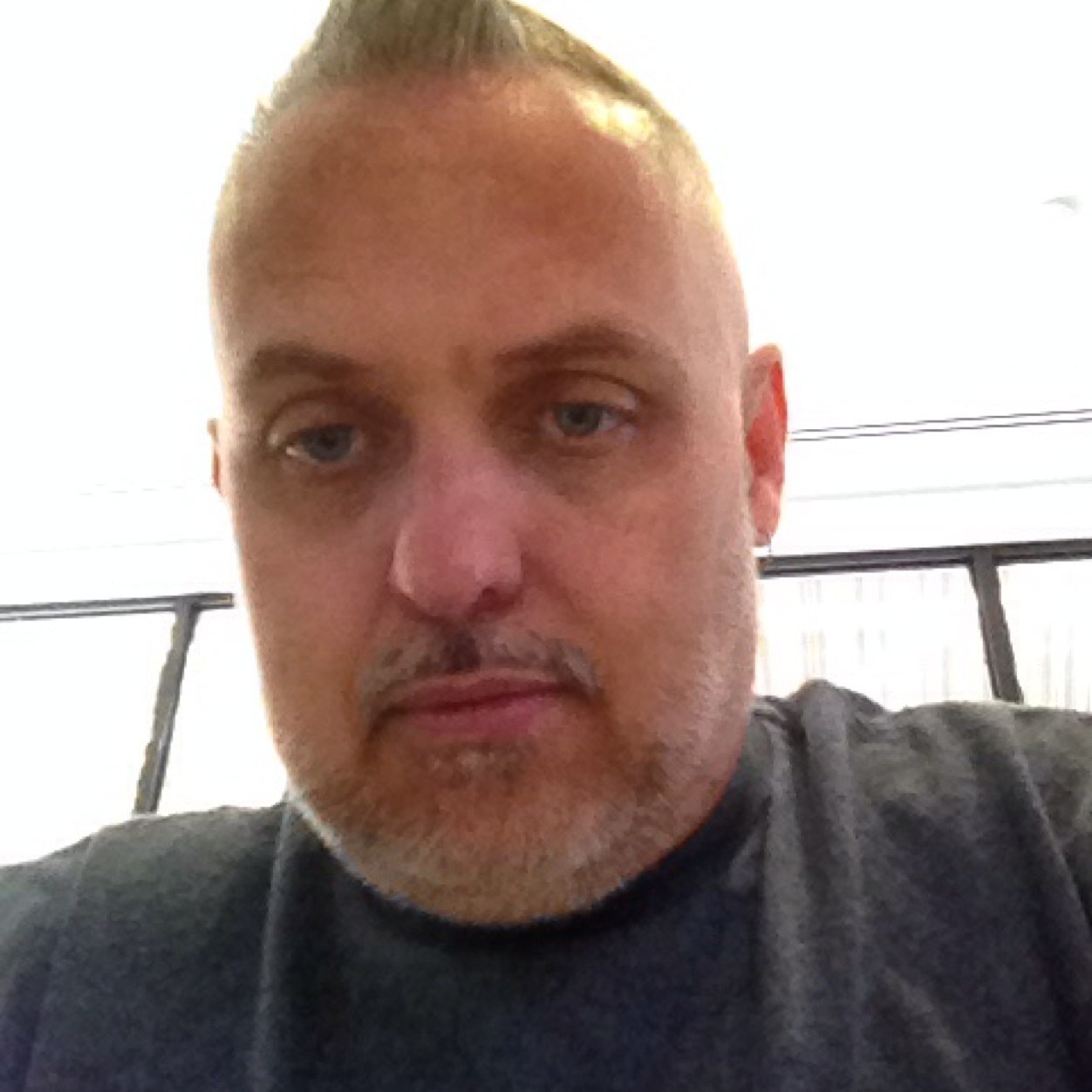 Writrsblok's profile picture. 