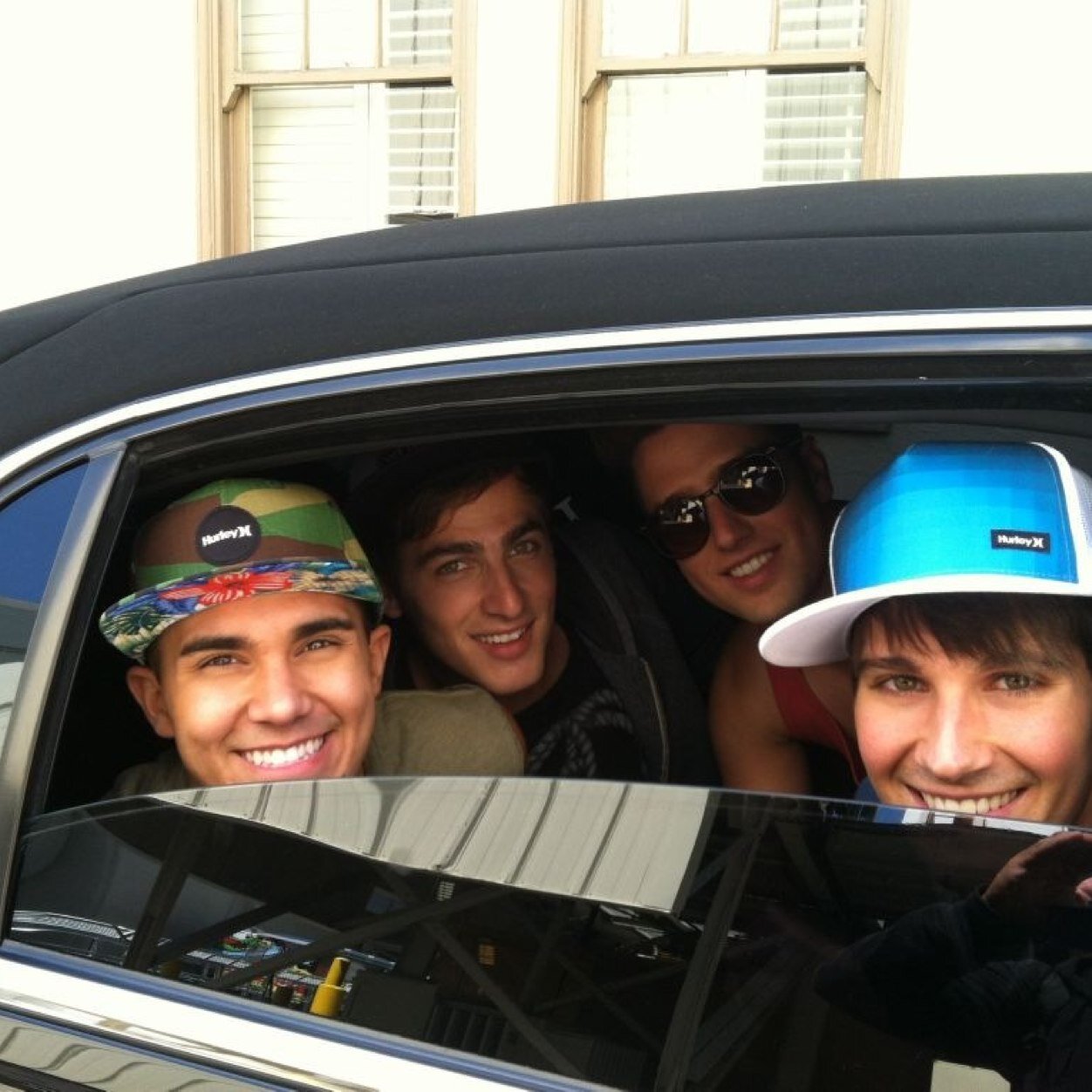 Big Time Rush = Héroes sin capa, ángeles sin alas. Me han echo reír y llorar. GRACIAS POR TODO.