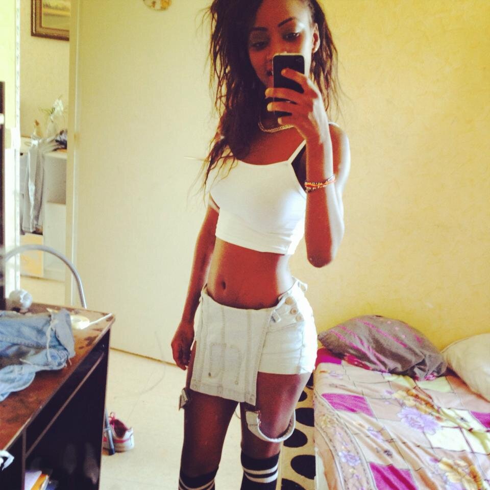 Femme Afriicaine  #TEAM 224   #TEAM GUINNE CONAKRY #TEAM RENOI #TEAM SKINNY 3 Follow me & Jte Follow Back   #FemmeCelib