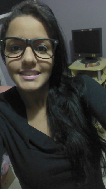 sou simpatica, legal, e carinhosa; 
   *_*  
sou dedicada muito a record!

  , sou  fã da  stephanie pessanha bailarina da record  (TETÉ)