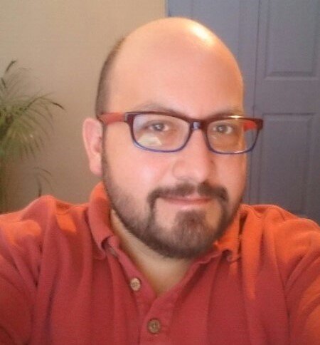 Soy Entrenador de Vida, apoyo a las personas a encontrar estrategias de acción y les acompaño mediante el coaching en el camino para lograr sus metas