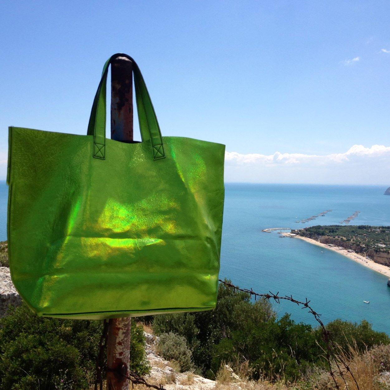 buranalab's profile picture. Burana nasce dall'idea di voler aggiornare il concetto di accessorio, rendendo sempre più unico ed originale chi lo indossa.