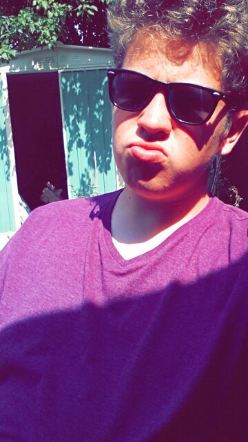 Tom Bourne
wight
Horsham/south water 
snapchat : tombourn3