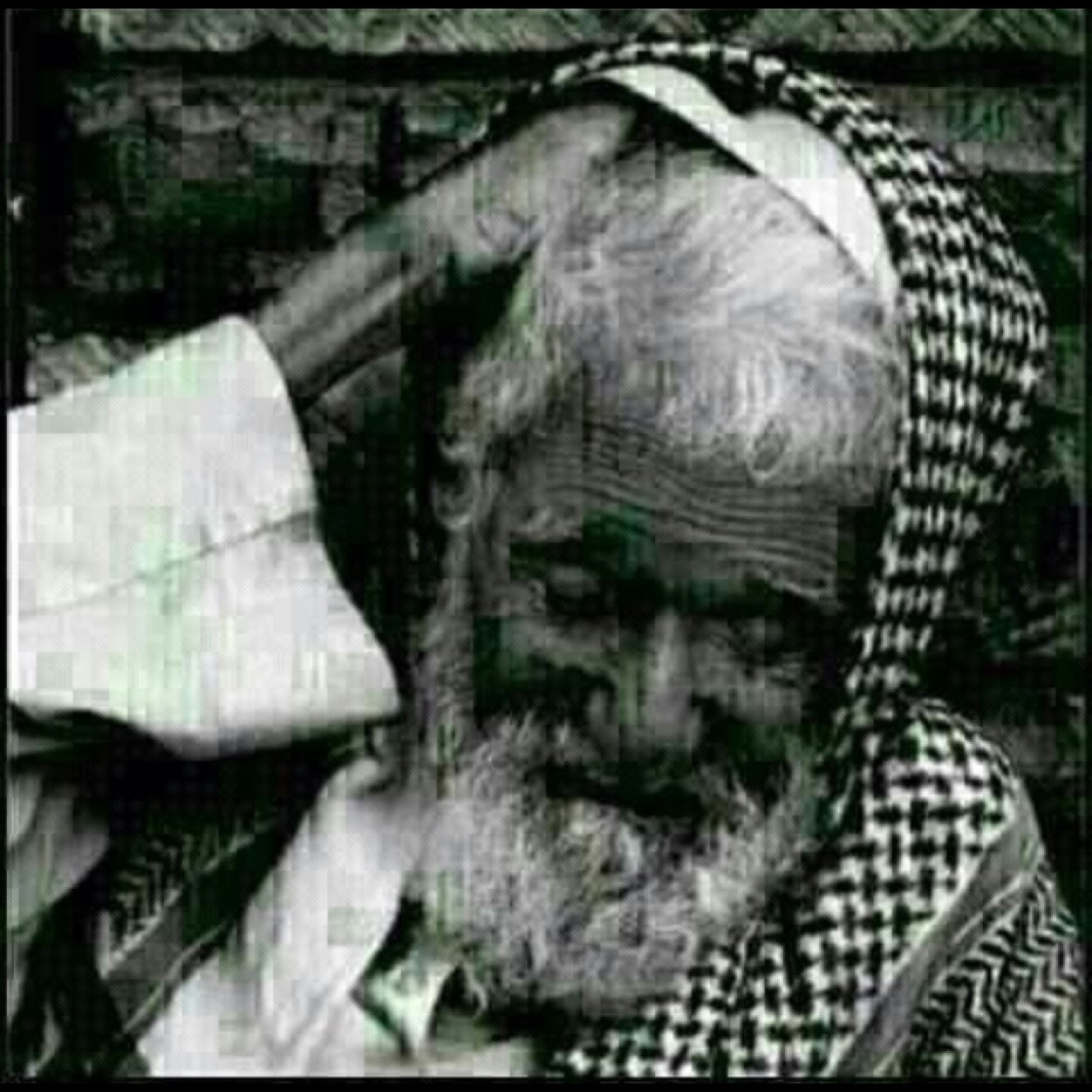 سـ اكشف هنا مايدور في كليه الشريعه