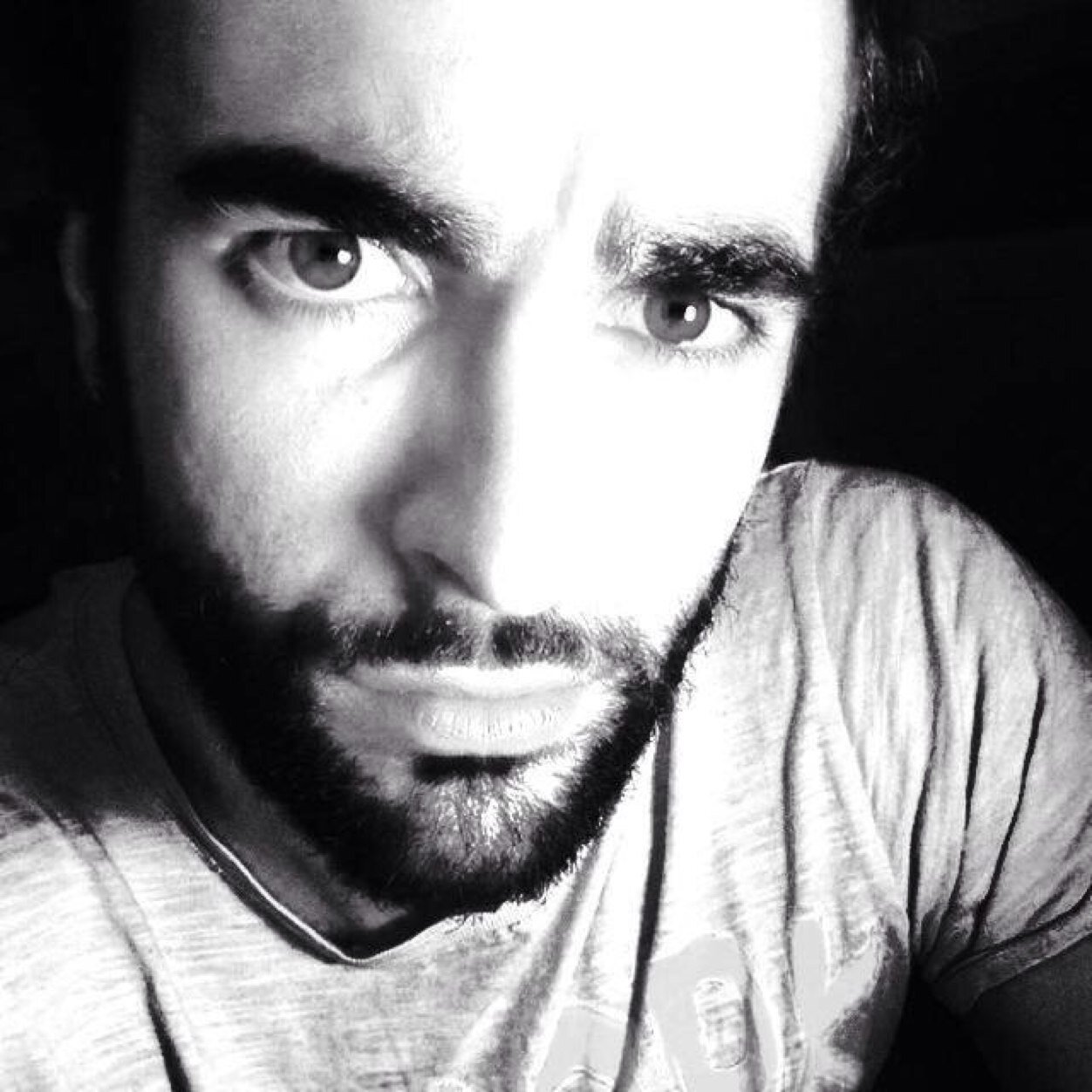 _ventisigarette's profile picture. 'You know that I’ll come running when you call, anytime you call.' marco mengoni. | glee. | skins. | awkward. | ncis. | himym. | AHS. | Girl, 20.