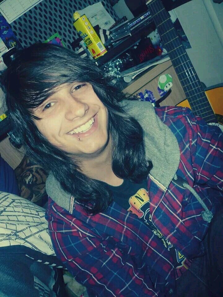 comeridemilol's profile picture. are you black?