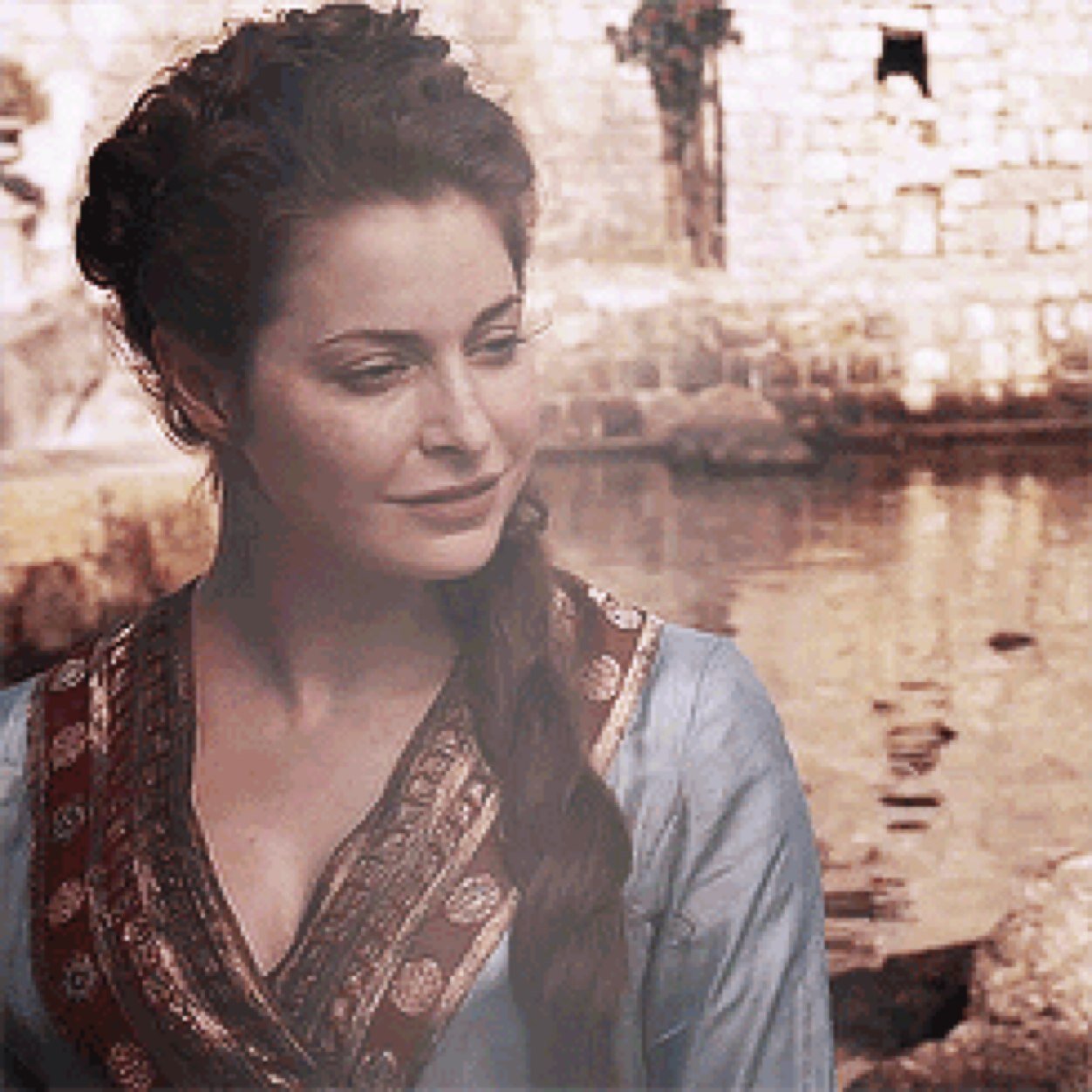 A beautiful woman, a important part of little fingers brothel and i love seducing ;) || rp , anything|| || GOT only please ||