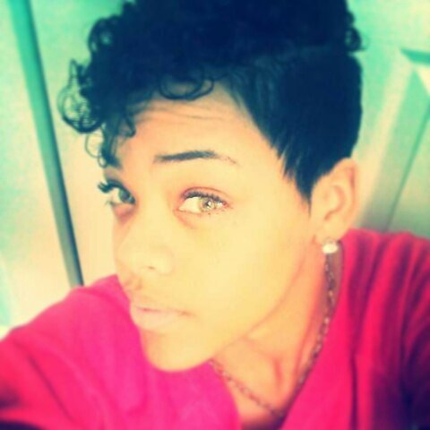 my heart is takenn soo no, im not looking!! :) but follow mee! Im pretty fuckin awesome bro!! Team lesbian, sorry boyss!! ^__*