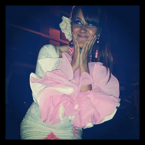 NeniiHerrera's profile picture. Aqui nadie regala nada, mira mi bolsillo. Encontrarás poco mas que el resto de un pitillo!! =)