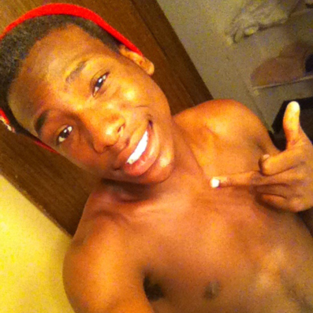 Cant trust anybody .. i got trust issues | Im chill & funny | I only fw few !! | #Freealltherealniggas