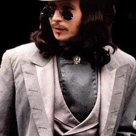 moisescanizares's profile picture. La distancia no podrá vencernos, amor. Somos el deseo de vernos, el alma de los besos, el tiempo del tiempo.