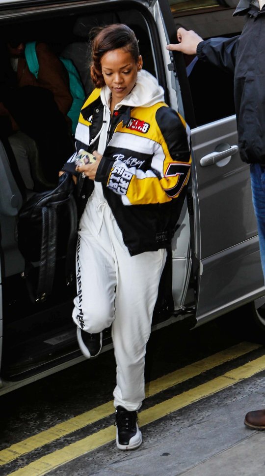 MindiPini's profile picture. GoodVibesΓÿ» Let the music speak ΓÖ½