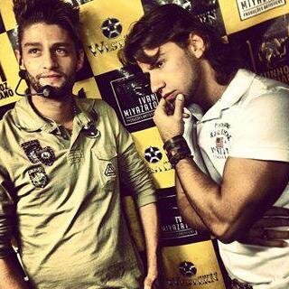 FC dedicado a @munhoz_mariano em nome das Goianinhas que amam verdadeiramente os meninos @mariano_mem e @munhoz_frango que ja nos seguem *--------*