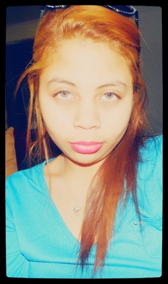 me gusta el pop y twitcam,me encanta conocer gente,tengo 18 años , follow me mi tumblr 
http://t.co/U7Ag2Fxa5y