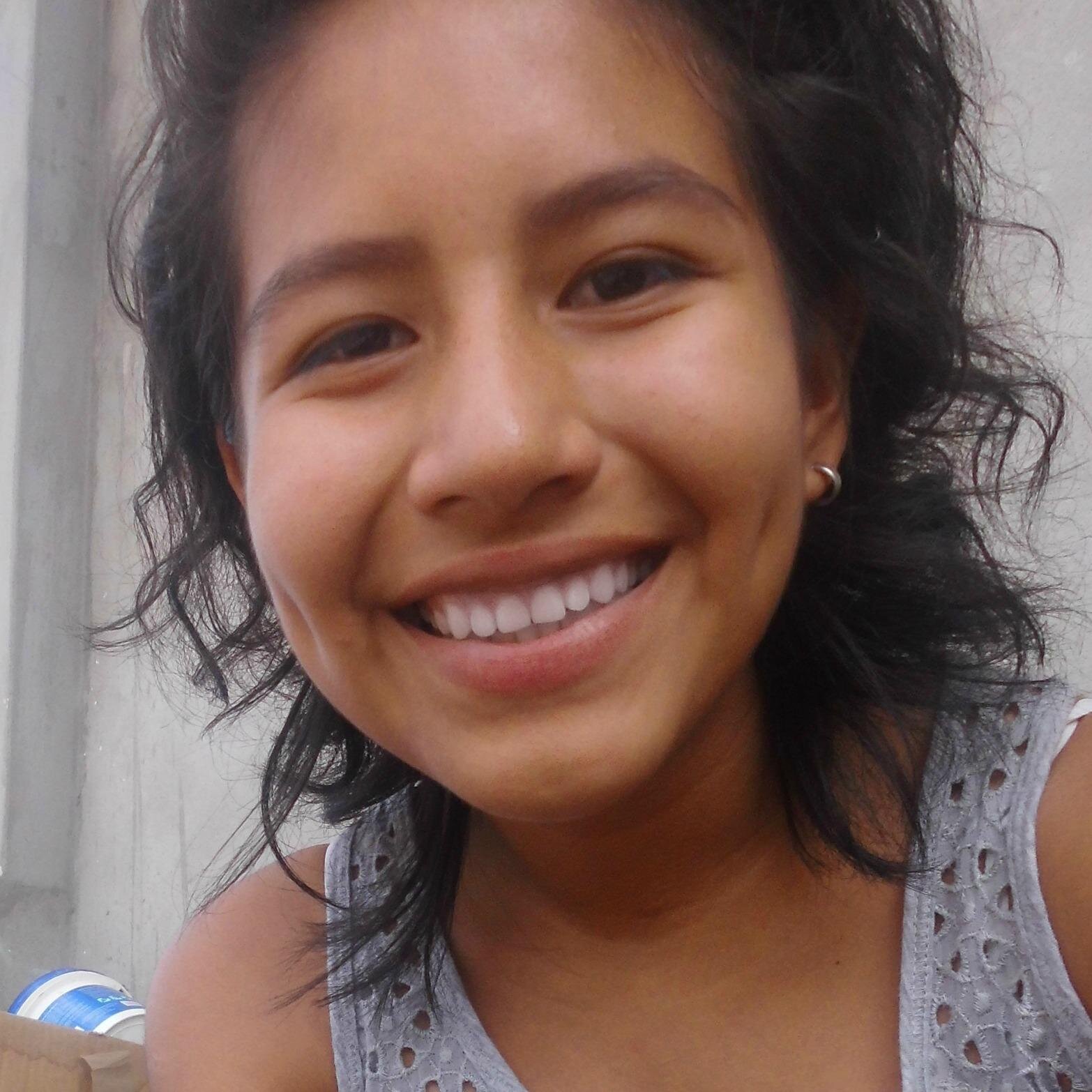 #BELIEBER y #DIRECTIONER  
Todos comentemos errores.