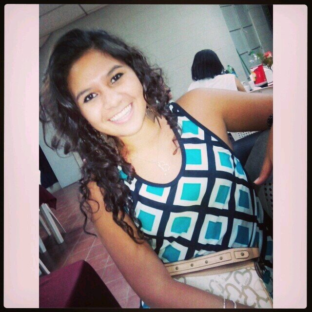 La felicidad no la encuentro con alguien a mi lado, no necesito de alguien para ser felíz. Amar a Dios sobre todo. Octubre27♥            PKSMGGB ♥