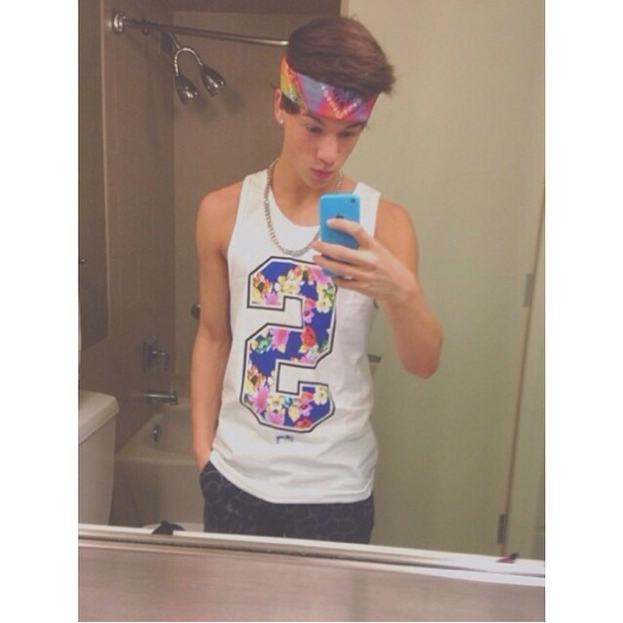 ☻ 0/12 ☹ ♛ C a n i f f ♛