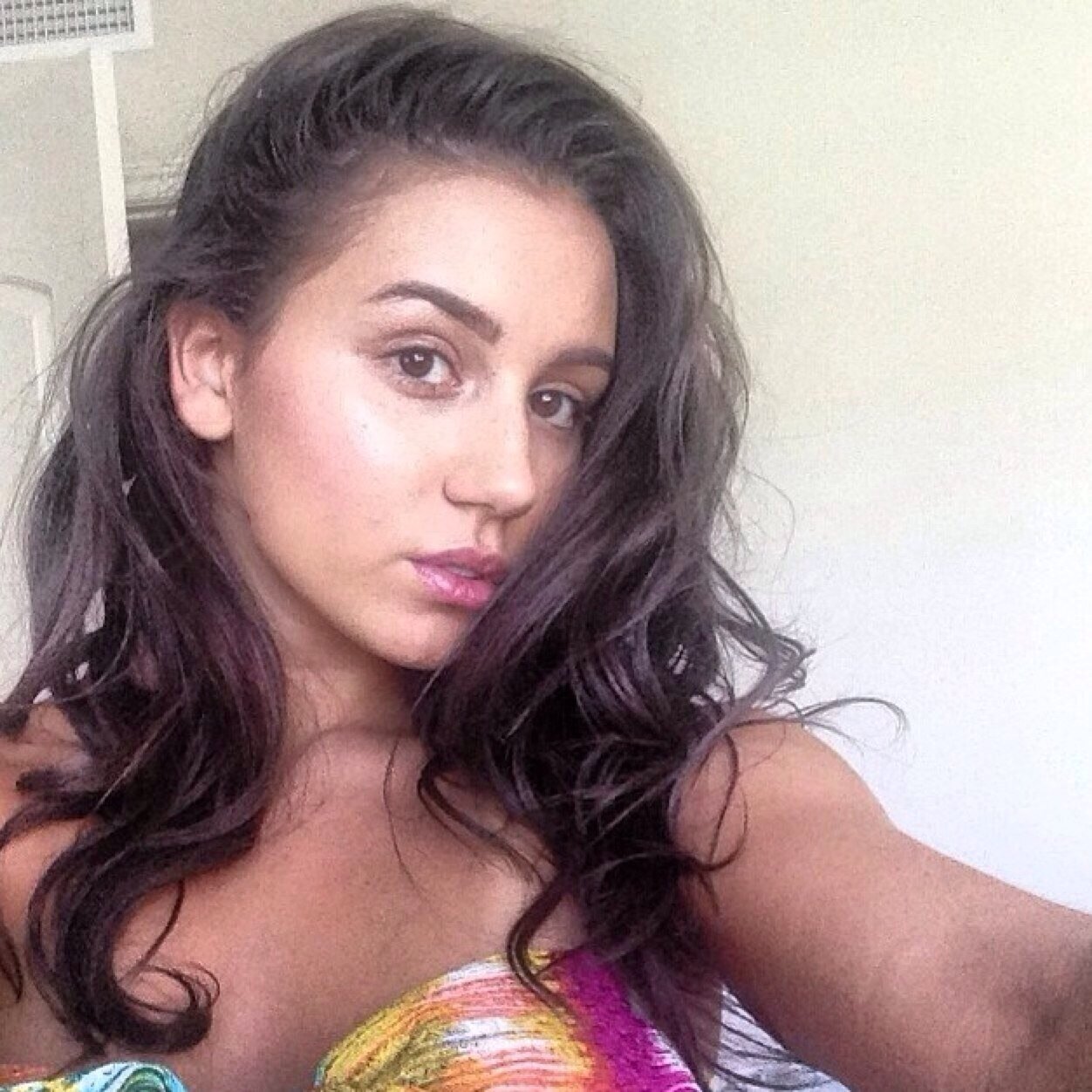 AliciaJospo1's profile picture. Bee DeSousa Here ! Goes to college {single/rp} life is an exprience !