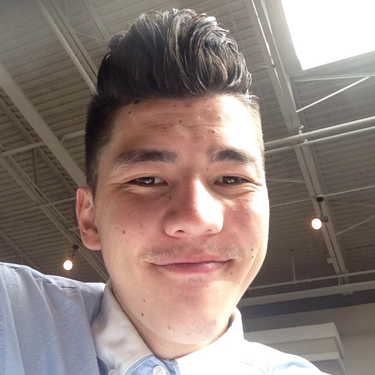 Im Aric Flitton i sleep most of the time, but i like it. i love basketball, & my family.