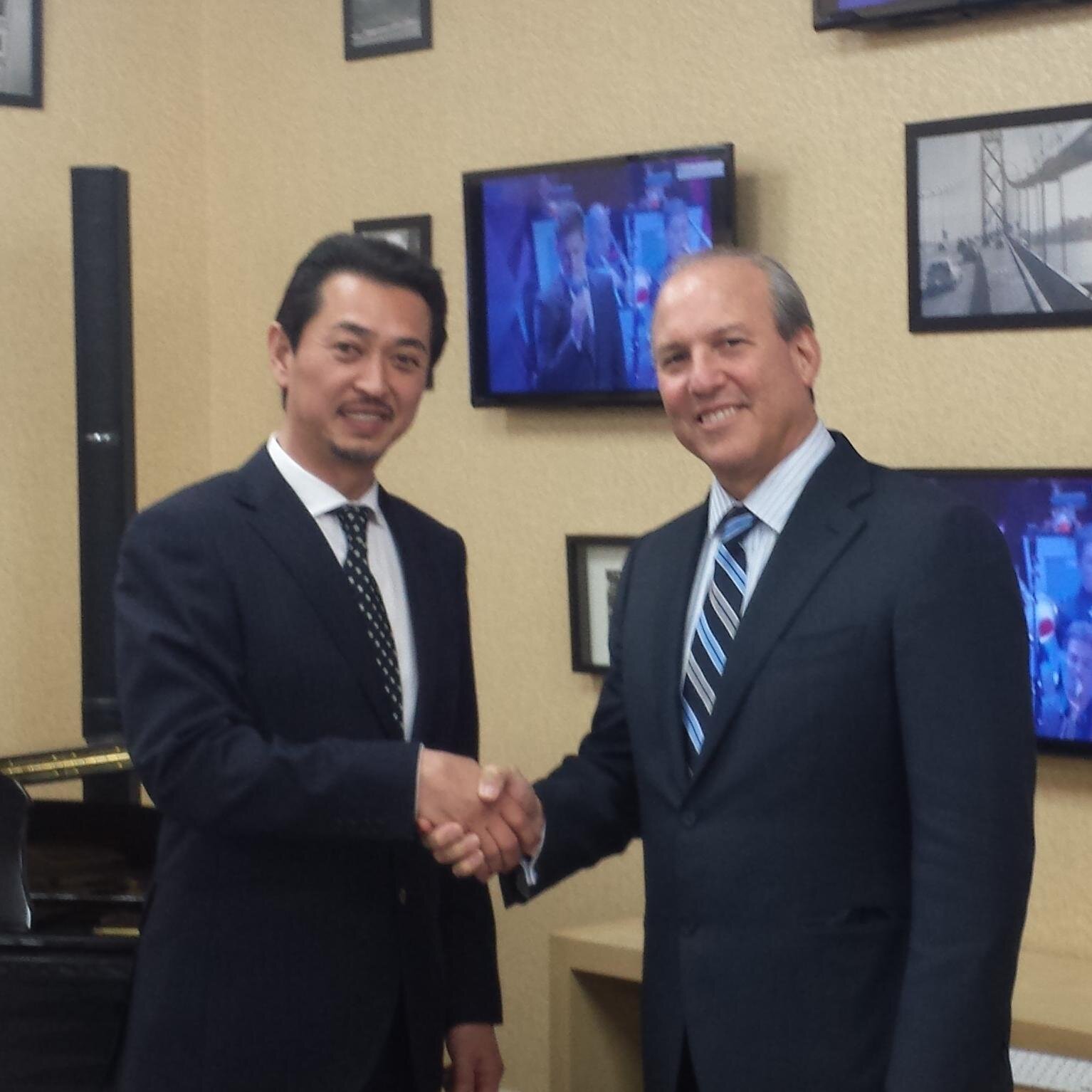 TomLagomarsino's profile picture. Follower of Jesus Christ, working in the piano industry: PianoDisc, Mason & Hamlin piano, WNGParts, husband, father, brother, friend.