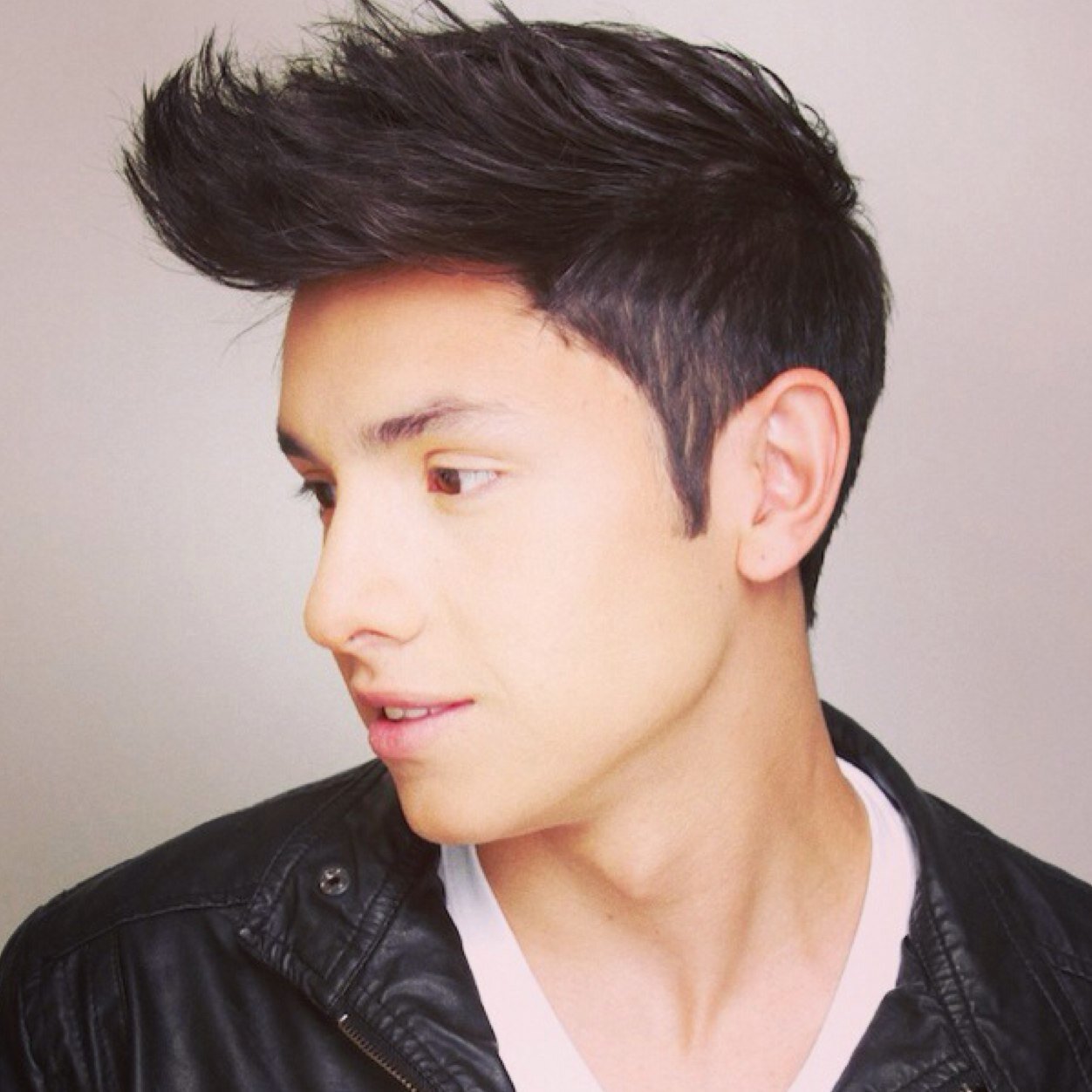 CamiloAmores's profile picture. Actor en @Casa_Ensamble.  Instagram: @CamiloAmores Bogota, Colombia.