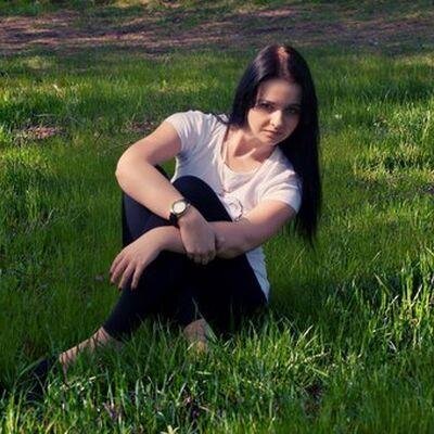 Привет всем. По жизни довольно интересная. Живу в замечательном городе. Люблю разговаривать. Стараюсь мыслить легко и просто.