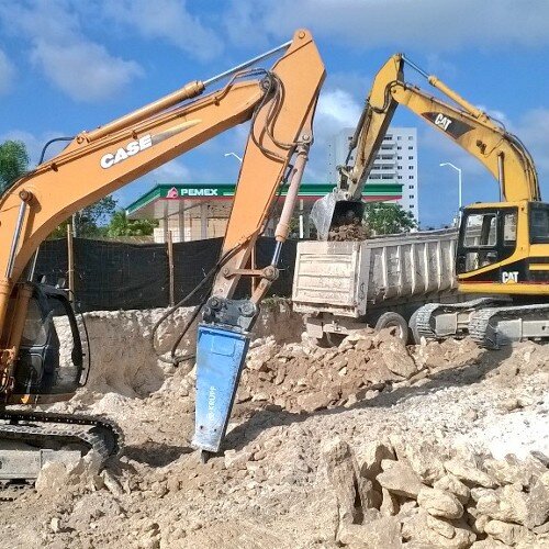 No vendemos, servimos perforacion de pozos de 3 y 4 a 15 mts para agua, 4 6 8 y 12 pluviales. excavacion de albercas, fosas, y cisternas. srvicios en cancun.