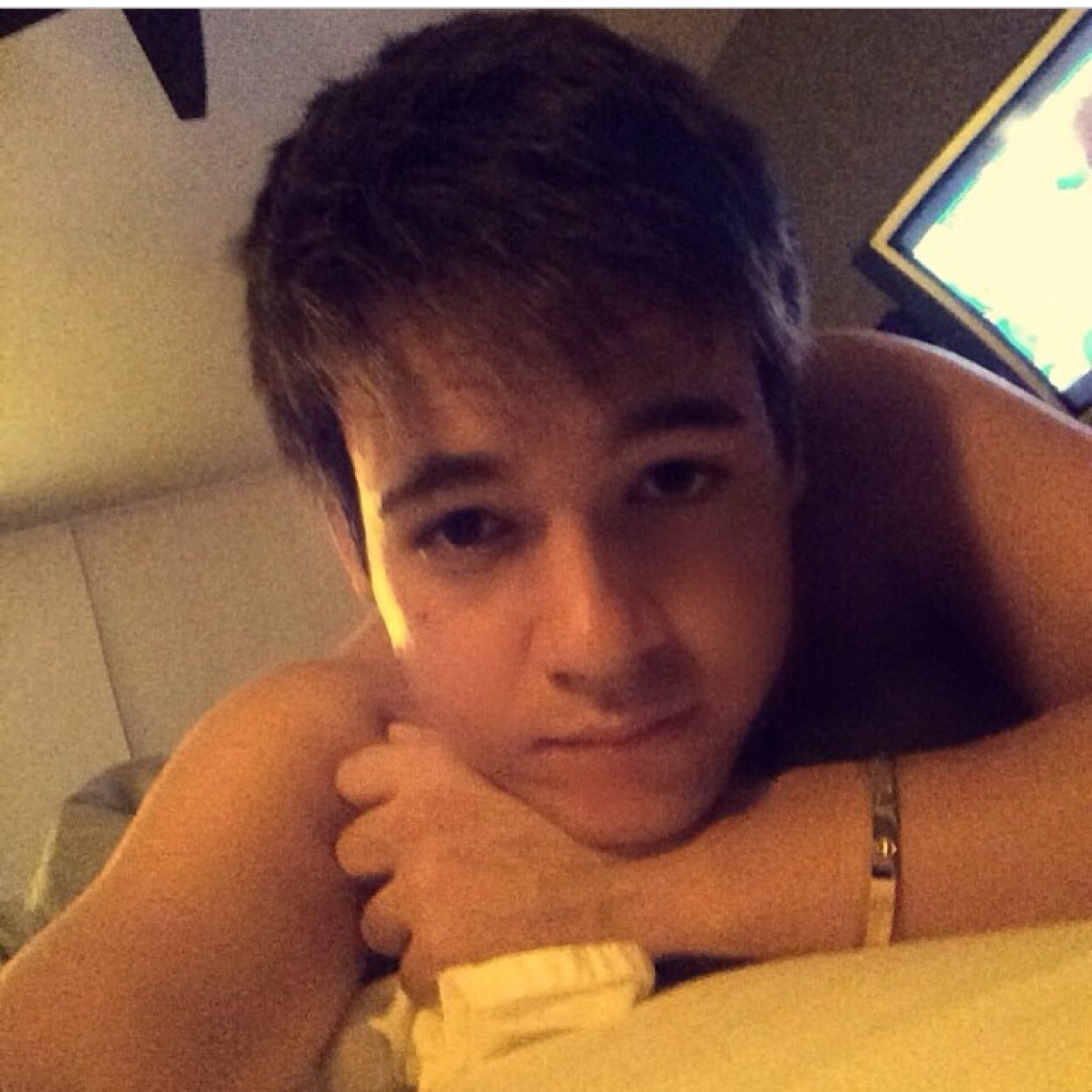 Hi Im Alex....@AustnMahoneCSC is my best friend and my boyfriend. I love him so much so if you touch him, I'll hurt you.