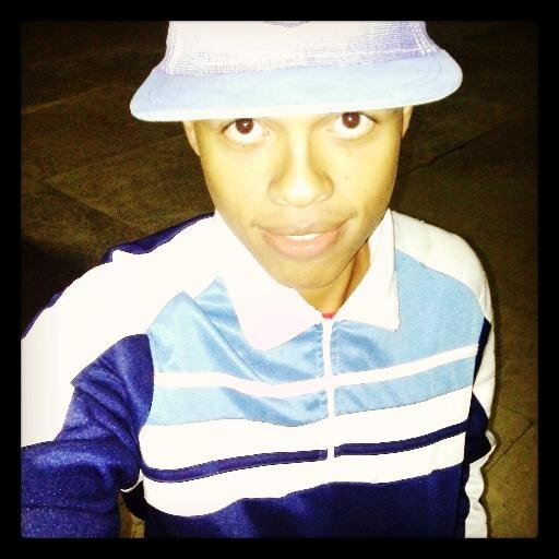 EmersonSilvaXP's profile picture. Garoto esperto,sempre brincando e aprendendo.
Disfrutando o mellhor da vida e descobrindo as coisas.
Me Seguem.