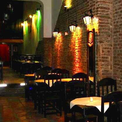 PartenopeBar's profile picture. Bar internacional. Menú napolitano de origen. Centro de eventos musicales.