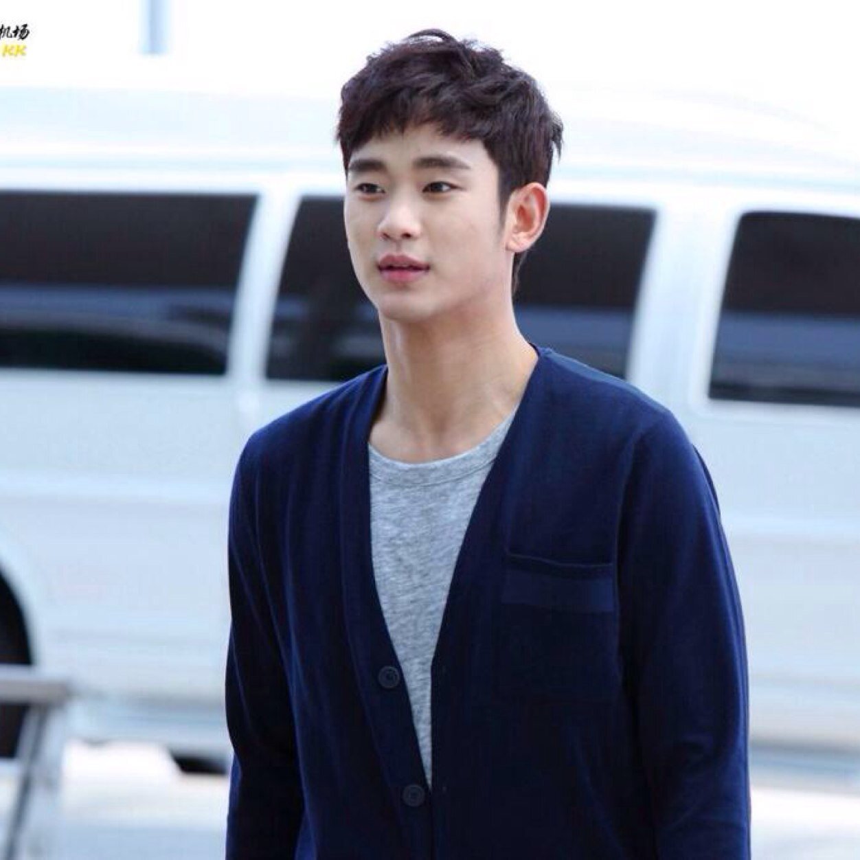 ONE AND ONLY Singapore Fanbase for Kim Soo Hyun! ♡KSH SG♡ 18.3.14 || Contact: kimsoohyunsingapore@gmail.com ♡#KimSooHyun1stMemoriesInSingapore 27.04.13♡