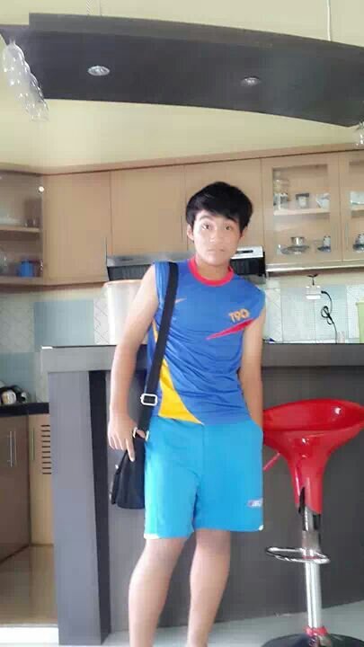 Cita-cita : Pengusaha Sukses. 
Hobi       : Bermain Sepakbola,Sulap,dan Futsal     (Manchester United). 
Warna    : Hitam,Biru dan Kuning.