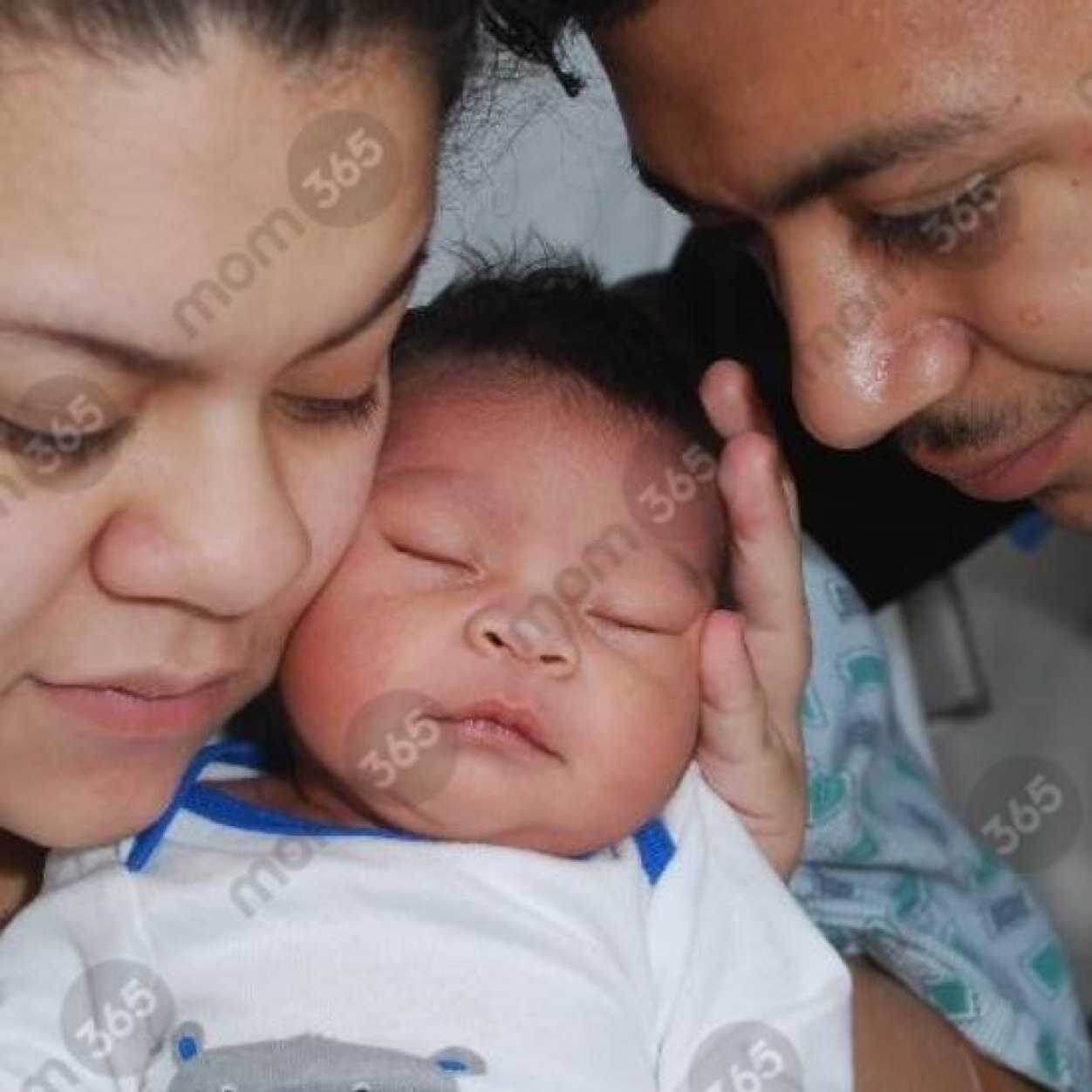 LisetVasquez18's profile picture. Follow me i follow you back 17 yr old im a mother of one beauitful baby boy Im taken 07/28/10❤D.M.(V)⭐ To know more about me don't be shy places ask