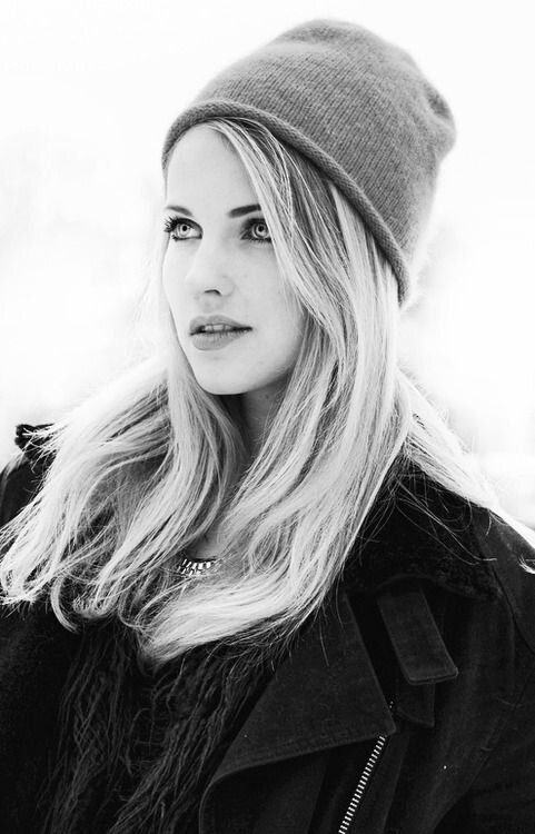 MaryaTokich's profile picture. Bookworm/ self lover / frustrated singer / this is me, the real me.