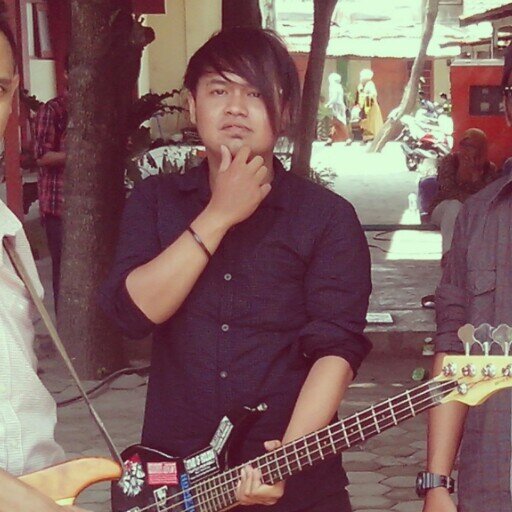 anda adalah penghianat yg tak tau balas budi  #judulLagu