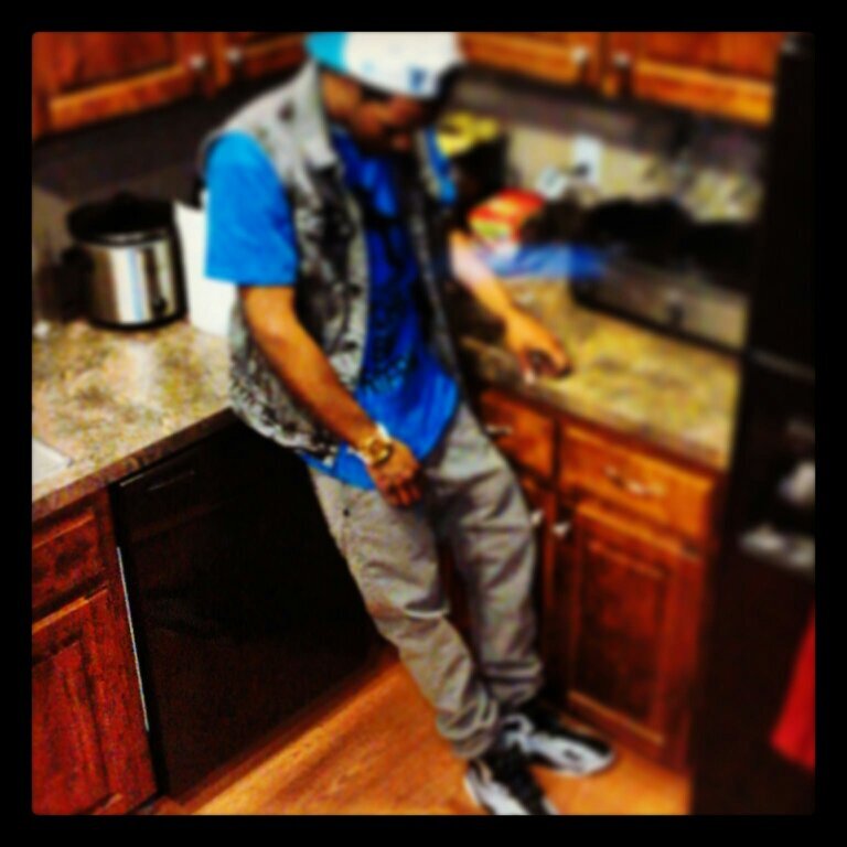 I'M ME.... #TEAM  #R.I.PLINCOLN #TRILLSPILLZ #YessSirr #REALNIGGA.... IM DA COOLEST NIGGAS TIL U CROSS ME..... FOLLOW US @TEAMSPILLZ WE FB