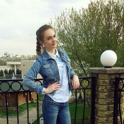 Просто люблю все новое. Я достаточно общительная как человек. Хочу общаться весело.