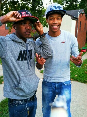 Smoking kushh nigga get at me.