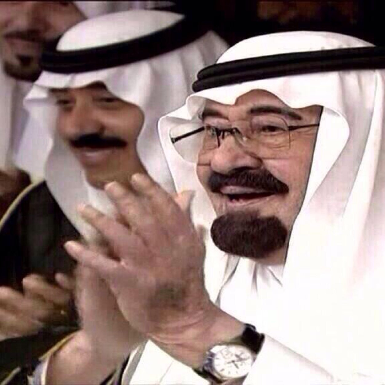 يارب احفظ ابو متعب من كل شر وارزقه العافيه يارب
