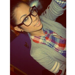 Future billionaire[v-bar]actress and singer.[v-bar] Loves to laugh (True fact), [v-bar] best dance move = Gangnam Style [v-bar] Je m'en fous! [v-bar]