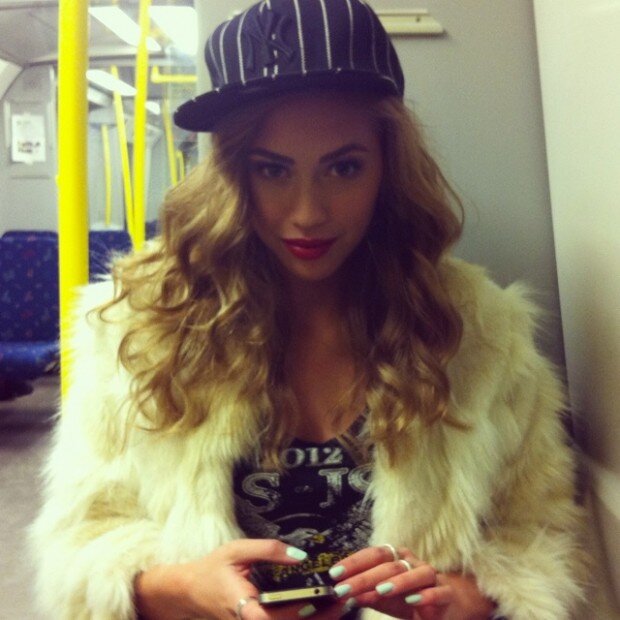 DodieAngotti's profile picture. 5-8-14 alex tweeed then followed Alex is my everytning . Singer- fitness bipolar. dont jusge. love you all