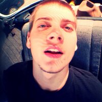 Tom (@andrewtomjohn) 's Twitter Profile